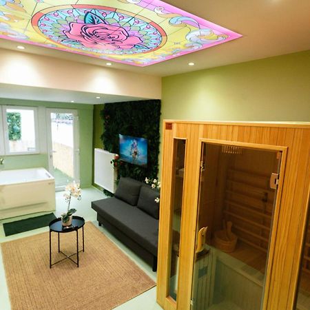 Capsule Flower - Balneo - Cinema - Billard - Nintendo Switch - Mons Centre Extérieur photo
