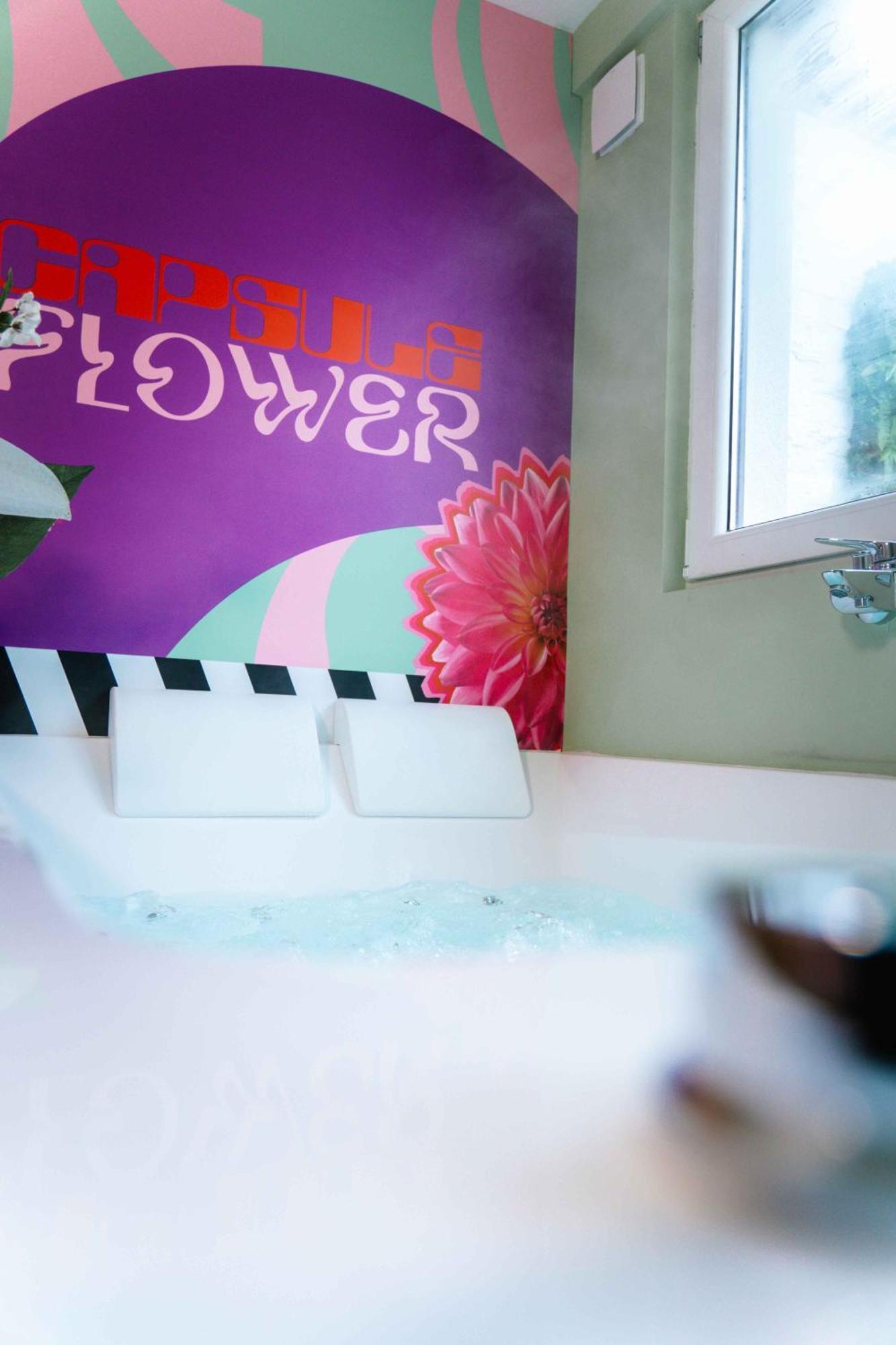 Capsule Flower - Balneo - Cinema - Billard - Nintendo Switch - Mons Centre Extérieur photo