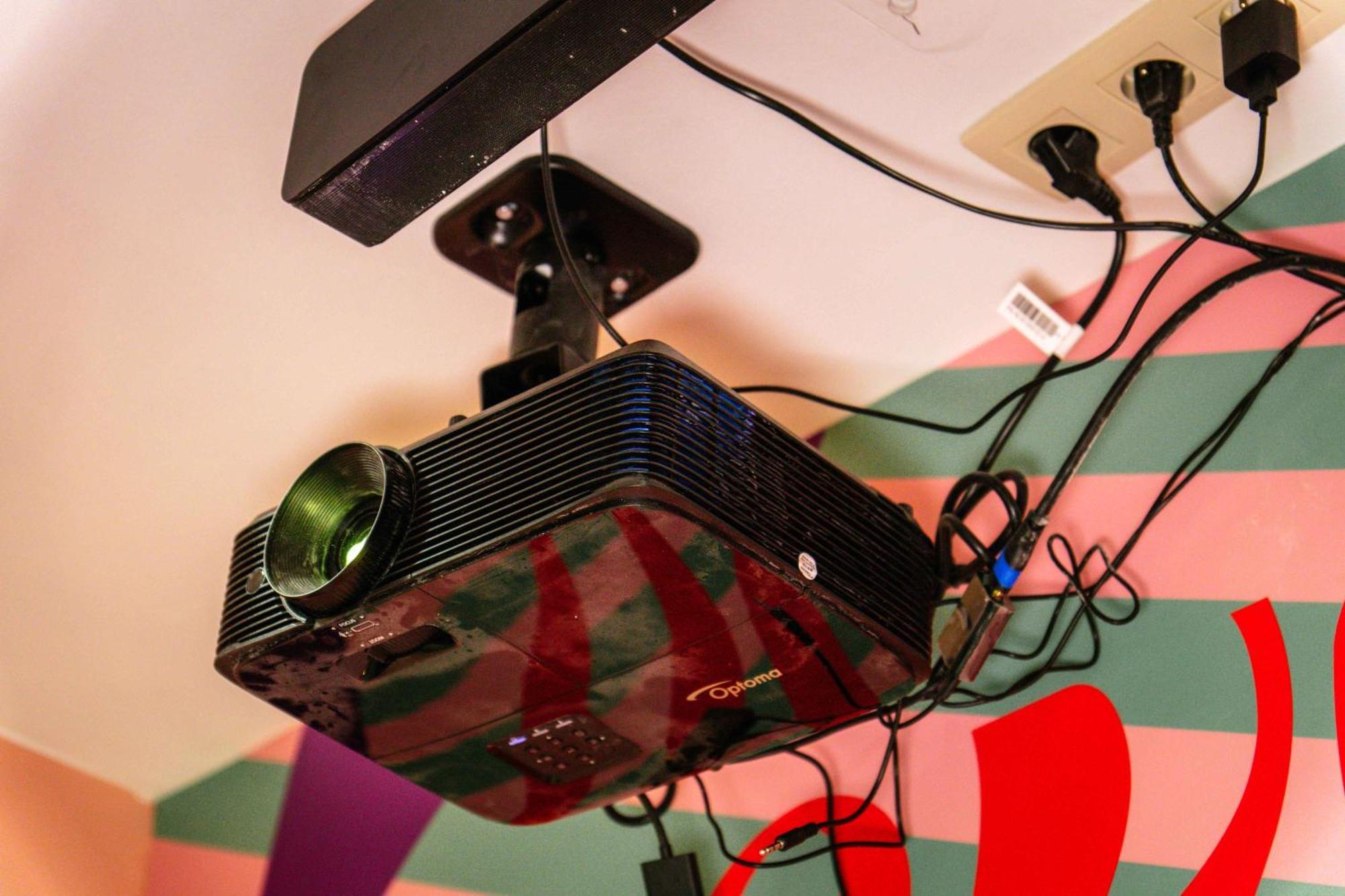Capsule Flower - Balneo - Cinema - Billard - Nintendo Switch - Mons Centre Extérieur photo